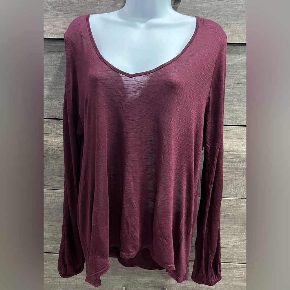 Elan: Round Neck Open Long Sleeve Top